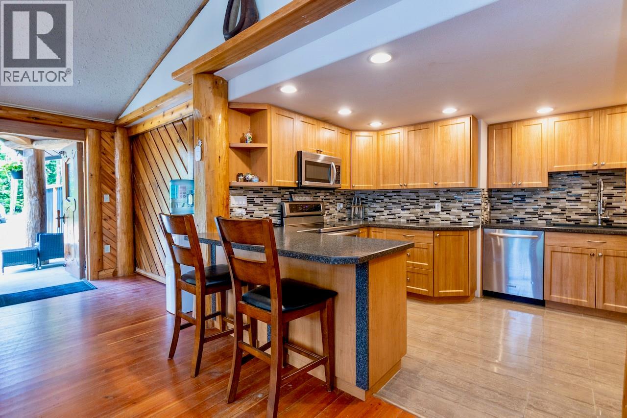 5327 Squilax-Anglemont Road, Celista, British Columbia  V0E 1M6 - Photo 22 - 10391875
