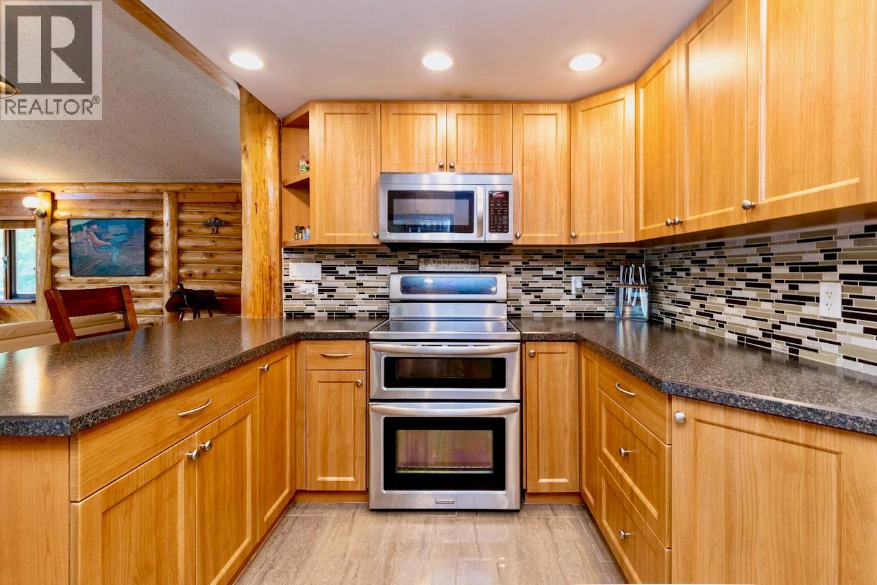 5327 Squilax-Anglemont Road, Celista, British Columbia  V0E 1M6 - Photo 24 - 10391875
