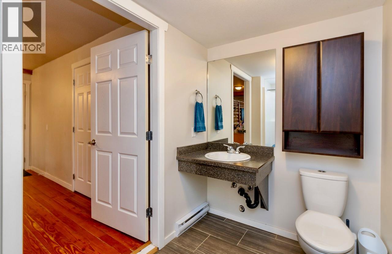 5327 Squilax-Anglemont Road, Celista, British Columbia  V0E 1M6 - Photo 38 - 10391875