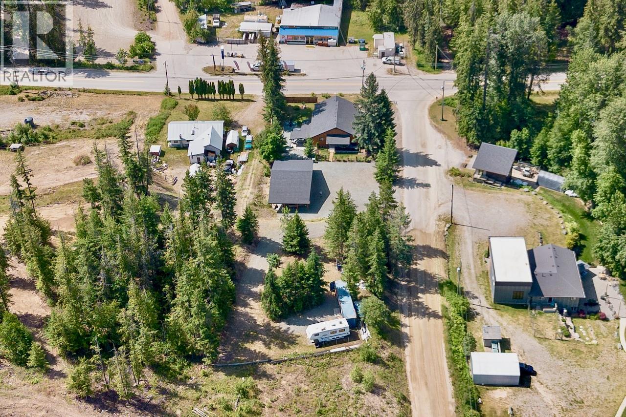5327 Squilax-Anglemont Road, Celista, British Columbia  V0E 1M6 - Photo 5 - 10391875