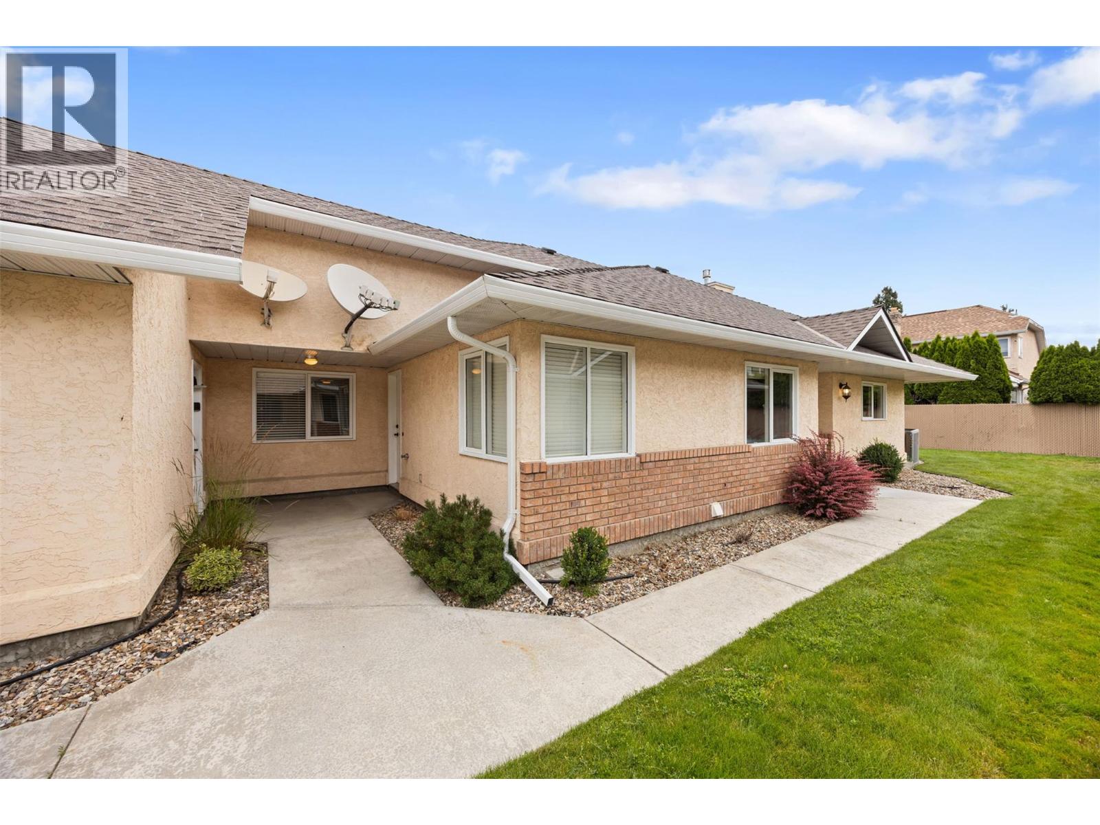 1886 Parkview Crescent Unit# 9, Kelowna, British Columbia  V1X 7G6 - Photo 2 - 10393184