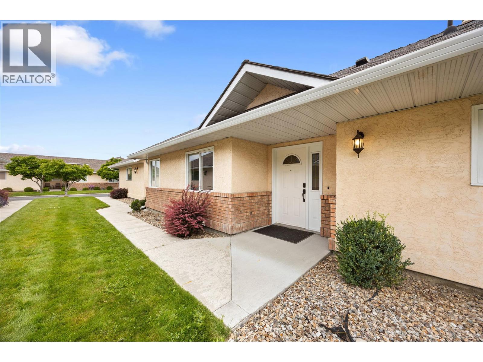 1886 Parkview Crescent Unit# 9, Kelowna, British Columbia  V1X 7G6 - Photo 3 - 10393184