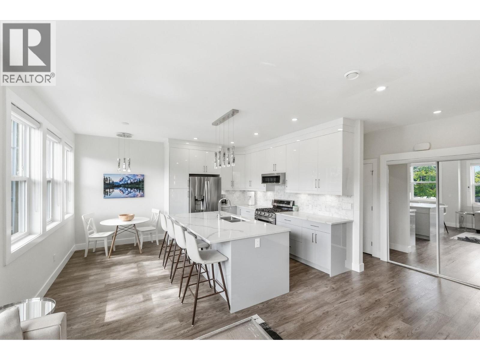 1030 Timmins Street, Penticton, British Columbia  V2A 5V2 - Photo 3 - 10392402
