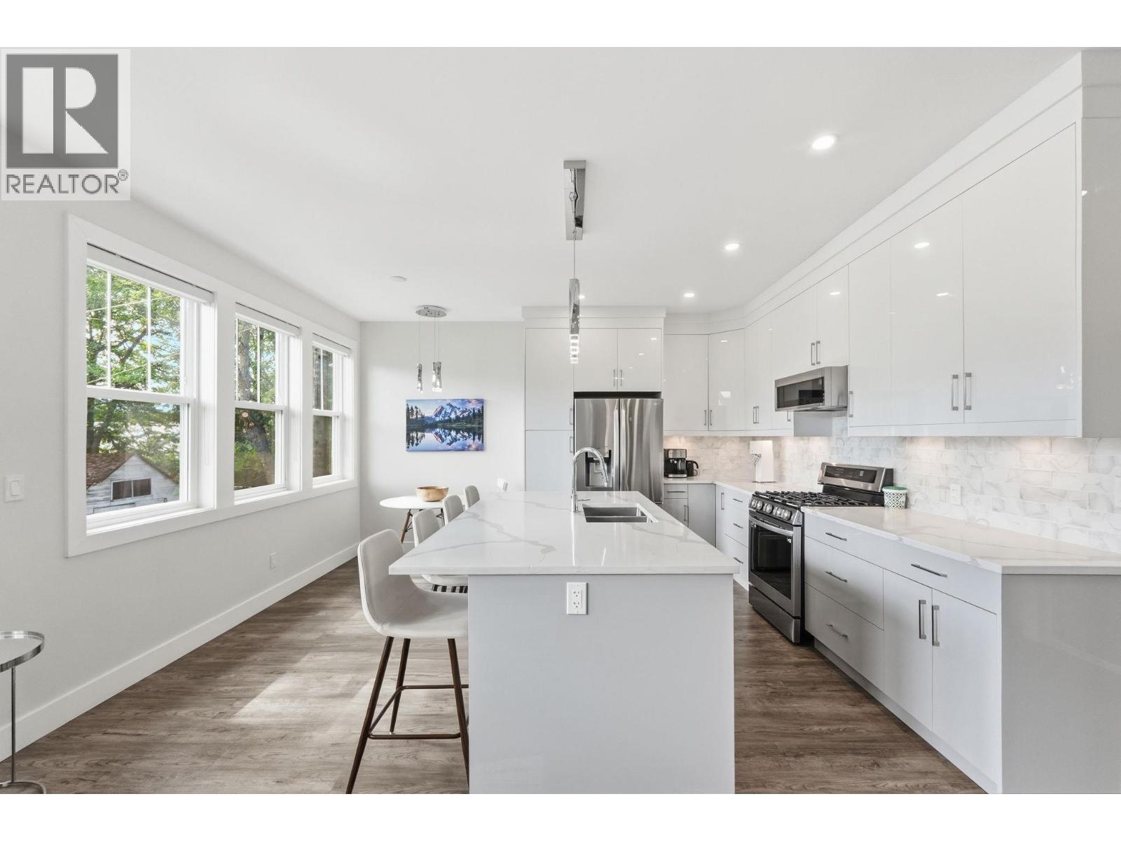 1030 Timmins Street, Penticton, British Columbia  V2A 5V2 - Photo 4 - 10392402