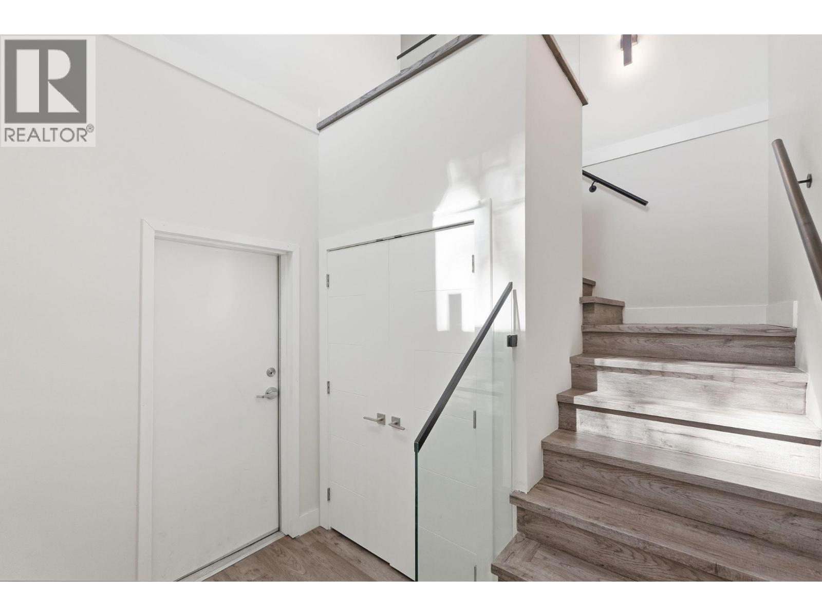 1030 Timmins Street, Penticton, British Columbia  V2A 5V2 - Photo 5 - 10392402