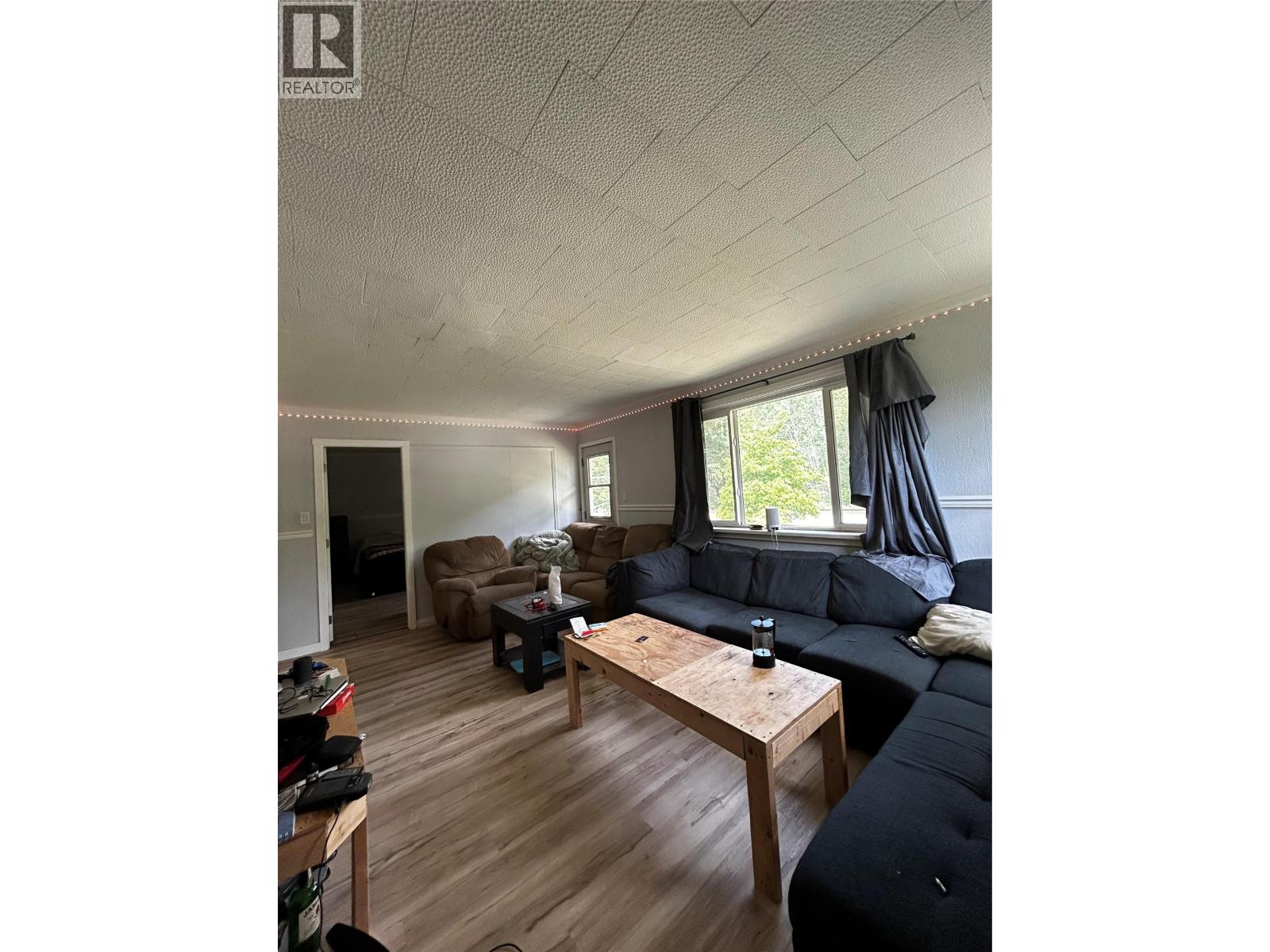 1201 Victoria Road W, Revelstoke, British Columbia  V0E 2S0 - Photo 4 - 10393610
