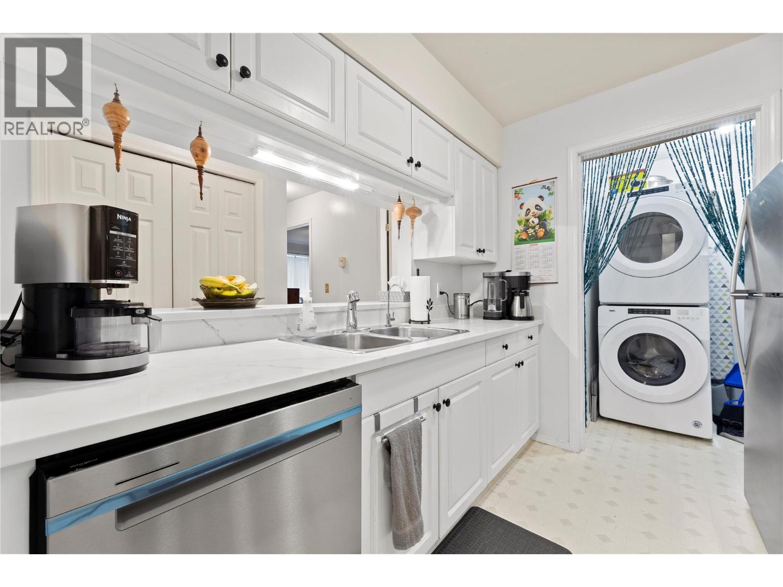 650 3 Street Sw Unit# 211, Salmon Arm, British Columbia  V1E 1P6 - Photo 4 - 10393340
