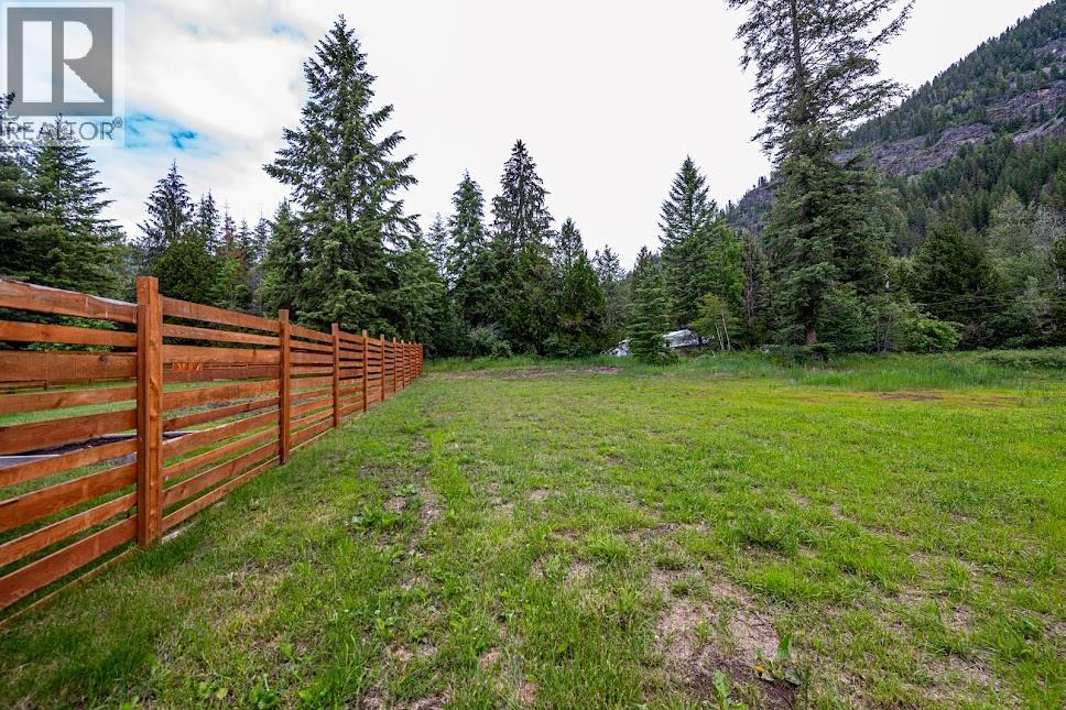 916 Airport Road Unit# 7, Salmo, British Columbia    - Photo 6 - 10392851