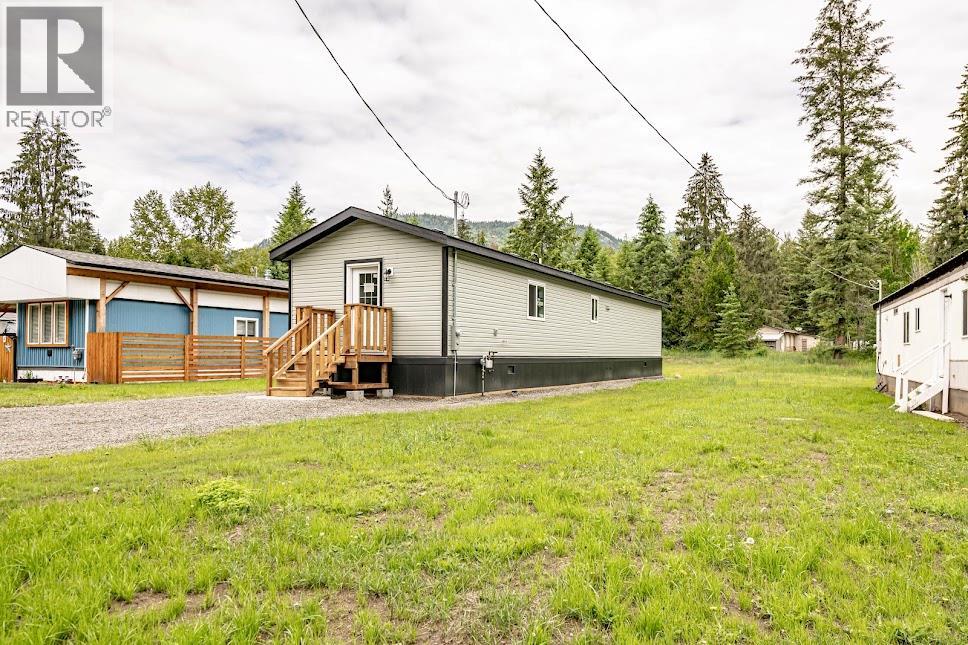 916 Airport Road Unit# 7, Salmo, British Columbia    - Photo 8 - 10392851