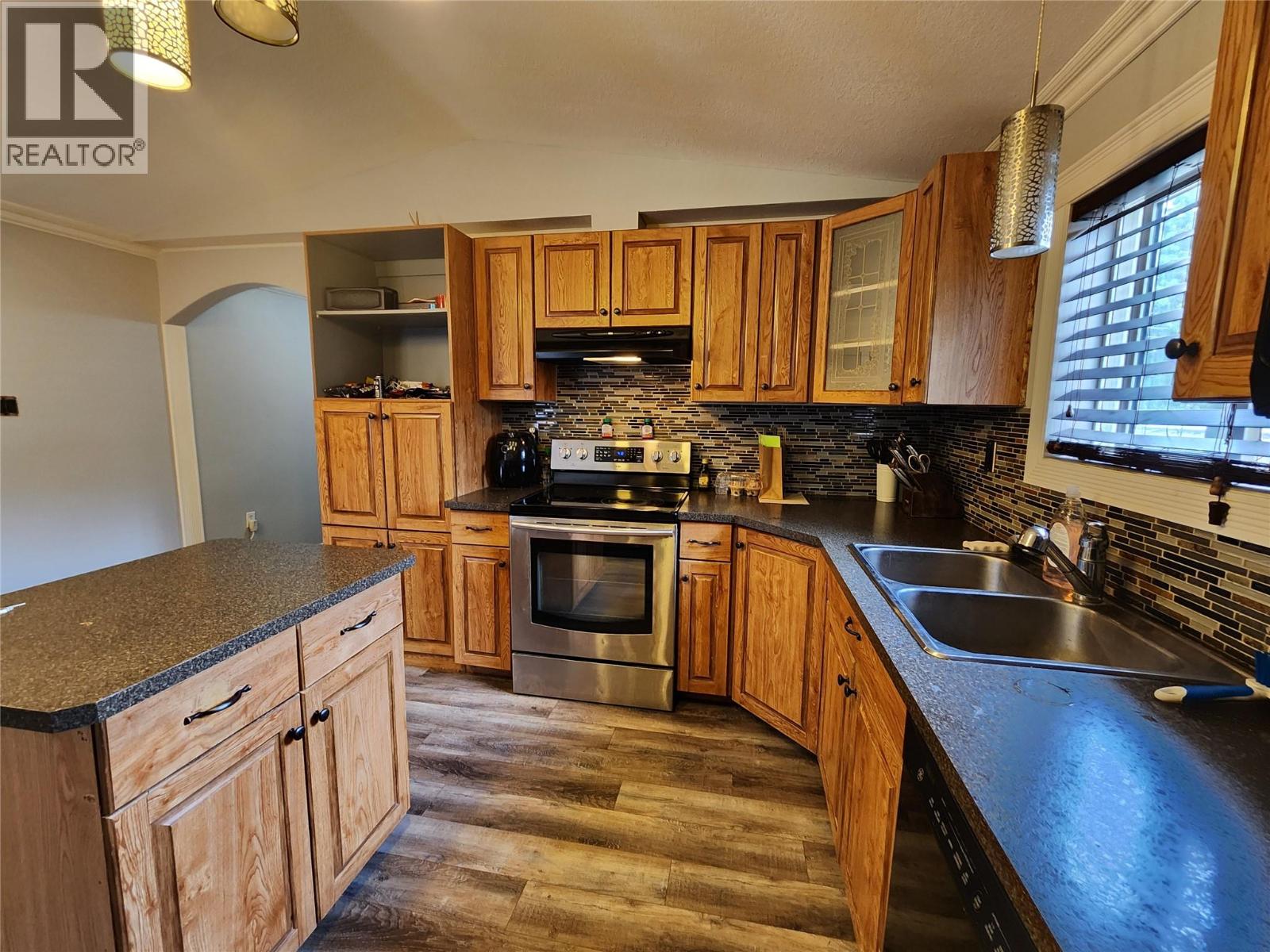 6450 7th Street, Grand Forks, British Columbia  V0H 1H4 - Photo 9 - 10389794