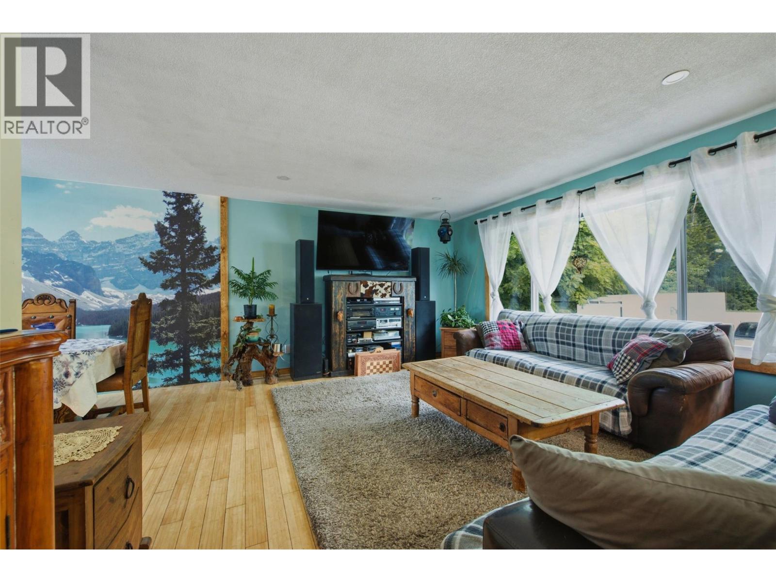 5830 6 Highway, Lavington, British Columbia  V1B 3E1 - Photo 15 - 10393505