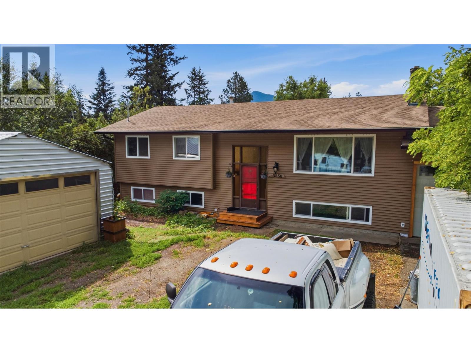 5830 6 Highway, Lavington, British Columbia  V1B 3E1 - Photo 2 - 10393505