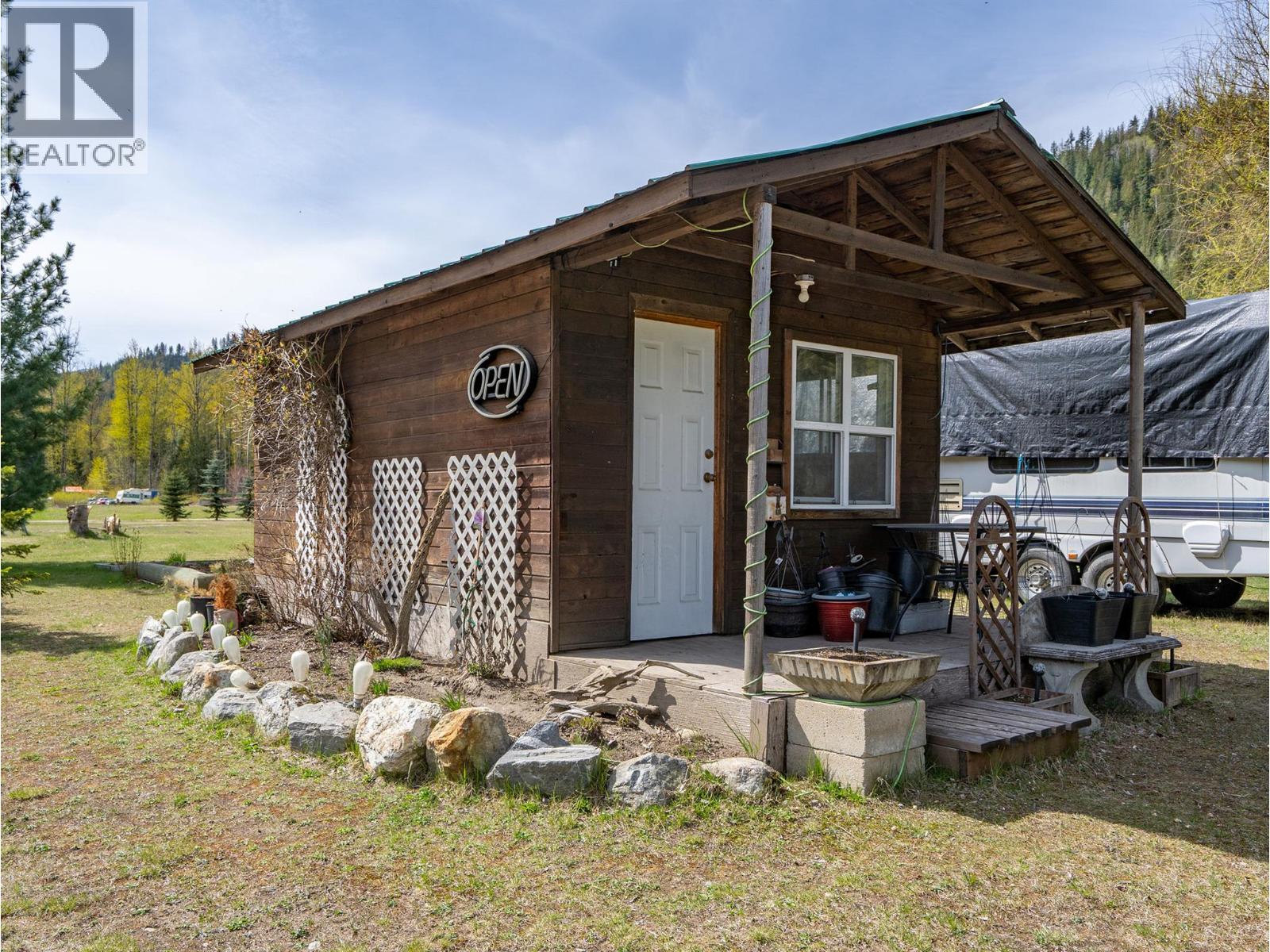 5301(2-10)-5317-5323-5327 Prosh Frontage Road, Craigellachie, British Columbia  V0E 2J0 - Photo 16 - 10393649
