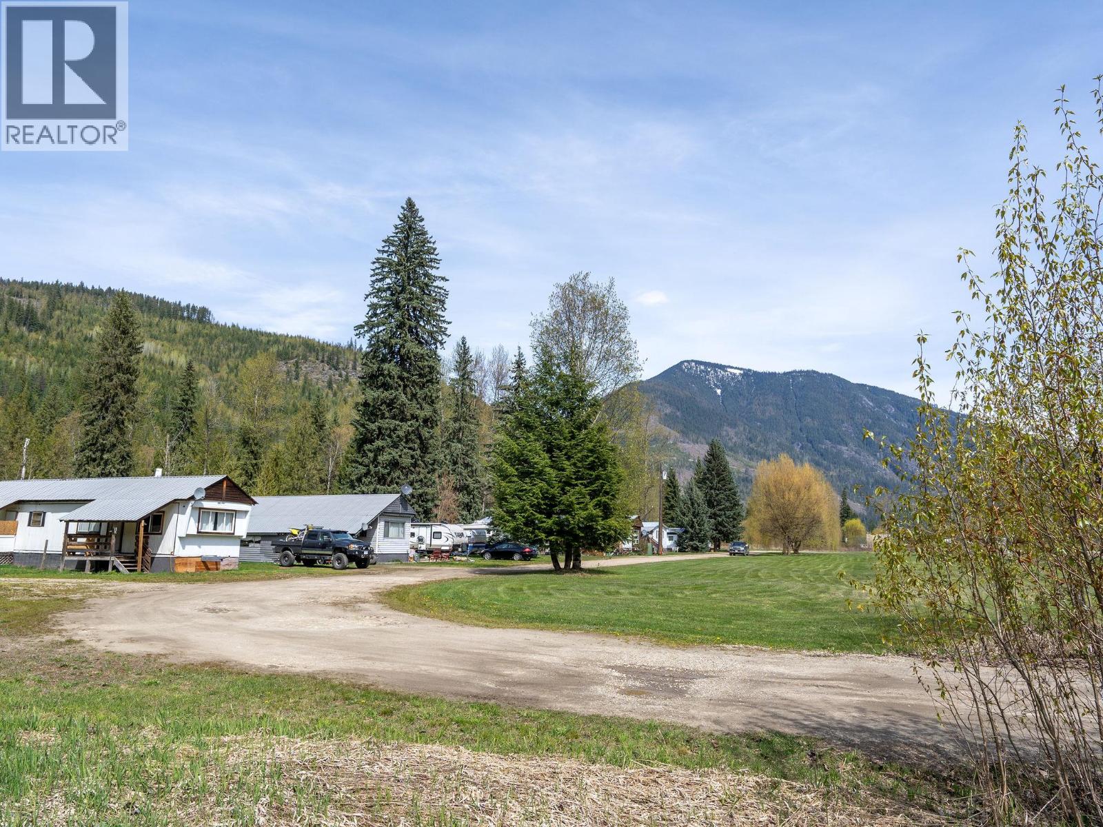 5301(2-10)-5317-5323-5327 Prosh Frontage Road, Craigellachie, British Columbia  V0E 2J0 - Photo 17 - 10393649