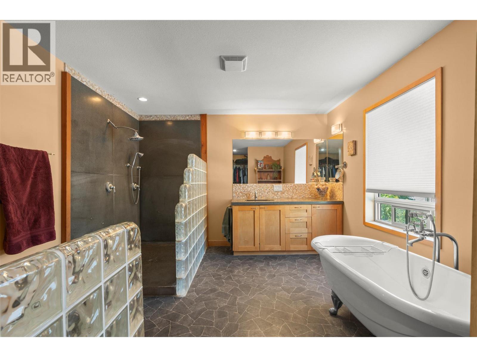 17 Mary's Emerald Bay Road, Vernon, British Columbia  V1H 2A7 - Photo 26 - 10393654