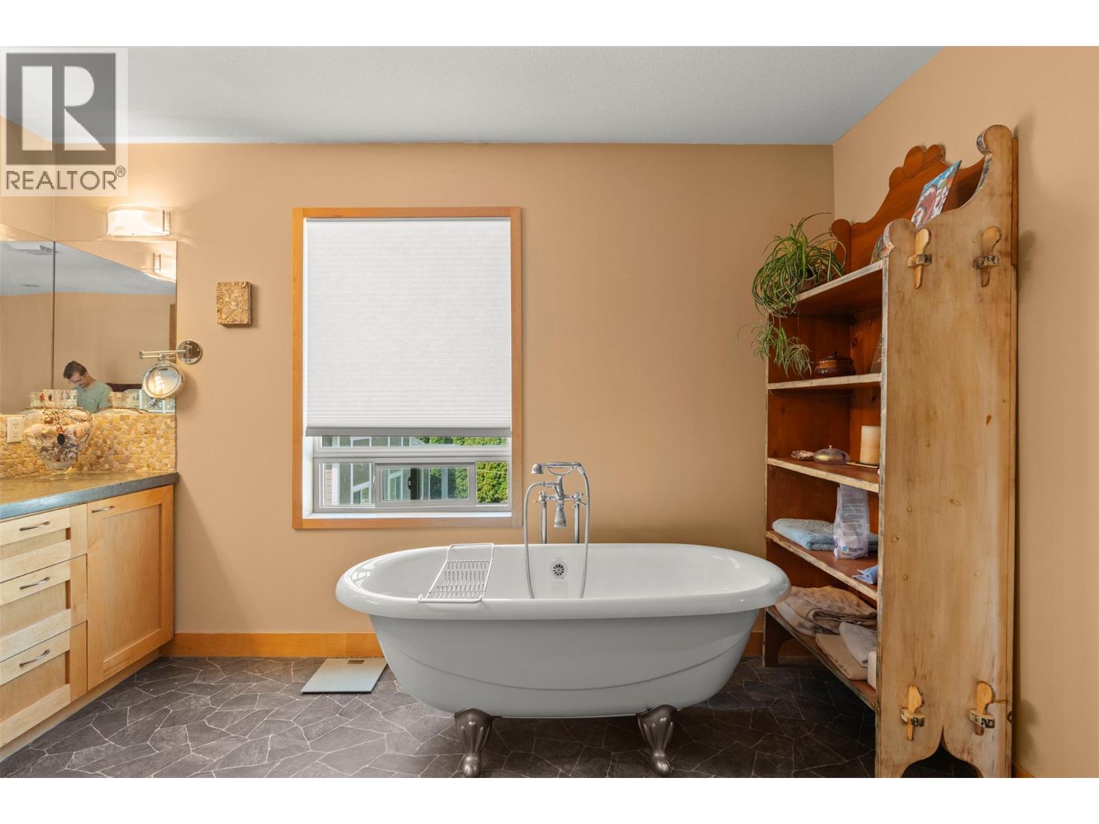 17 Mary's Emerald Bay Road, Vernon, British Columbia  V1H 2A7 - Photo 28 - 10393654