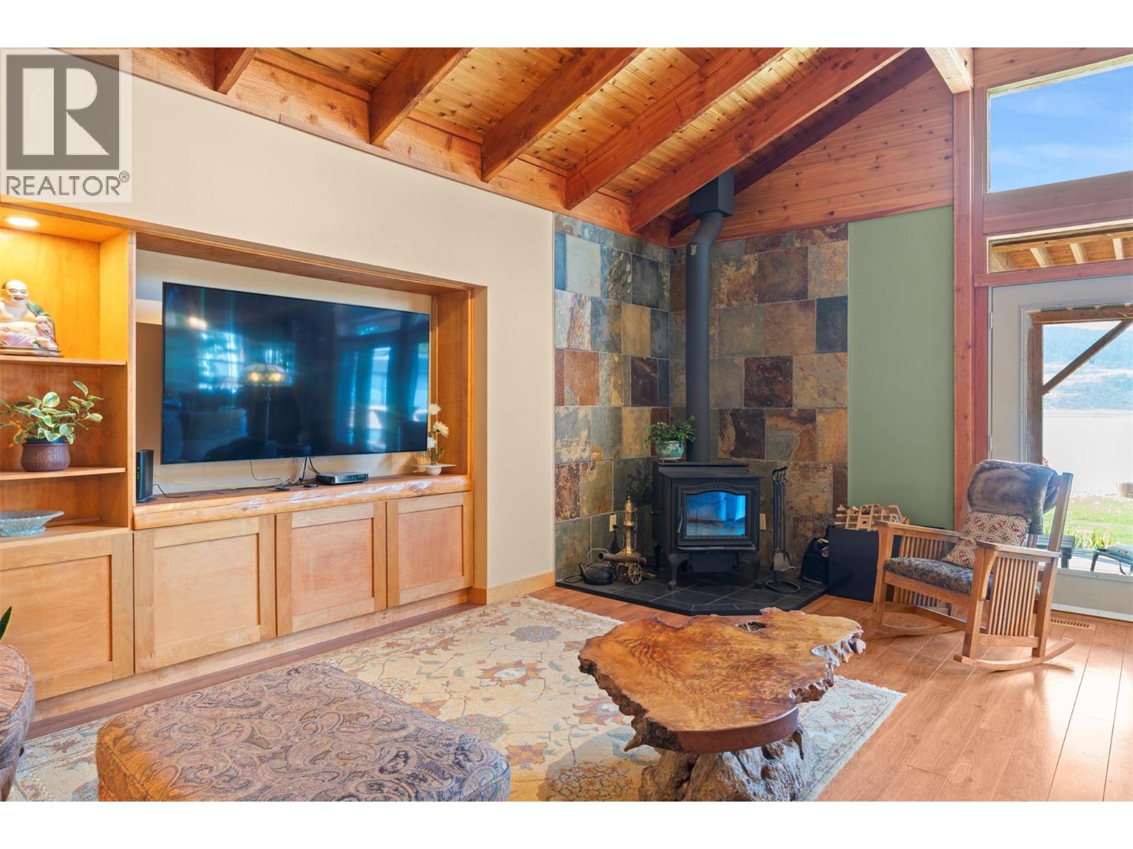 17 Mary's Emerald Bay Road, Vernon, British Columbia  V1H 2A7 - Photo 8 - 10393654