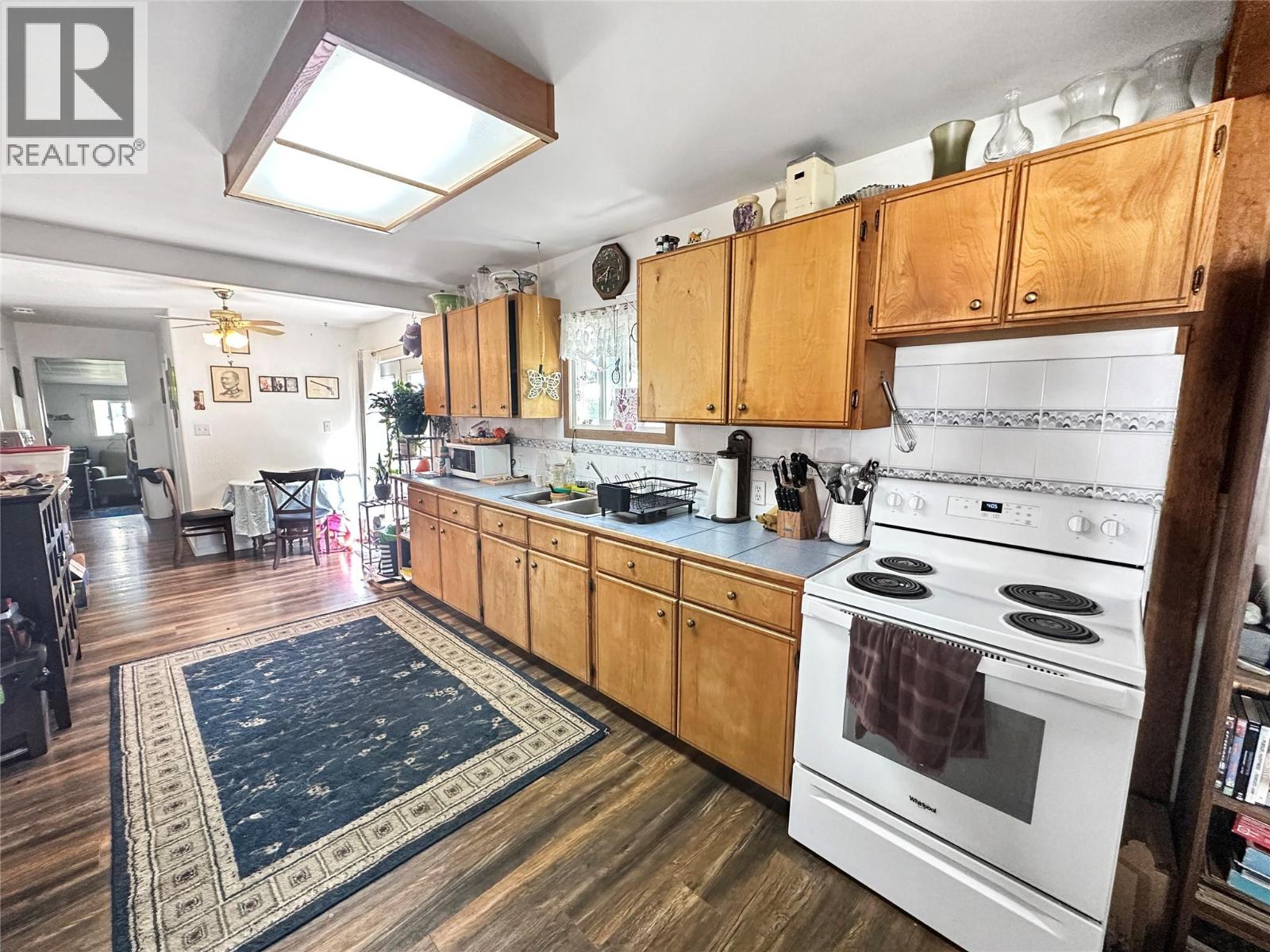 387 Parrish Avenue, Coalmont-Tulameen, British Columbia  V0X 1W0 - Photo 9 - 10393703