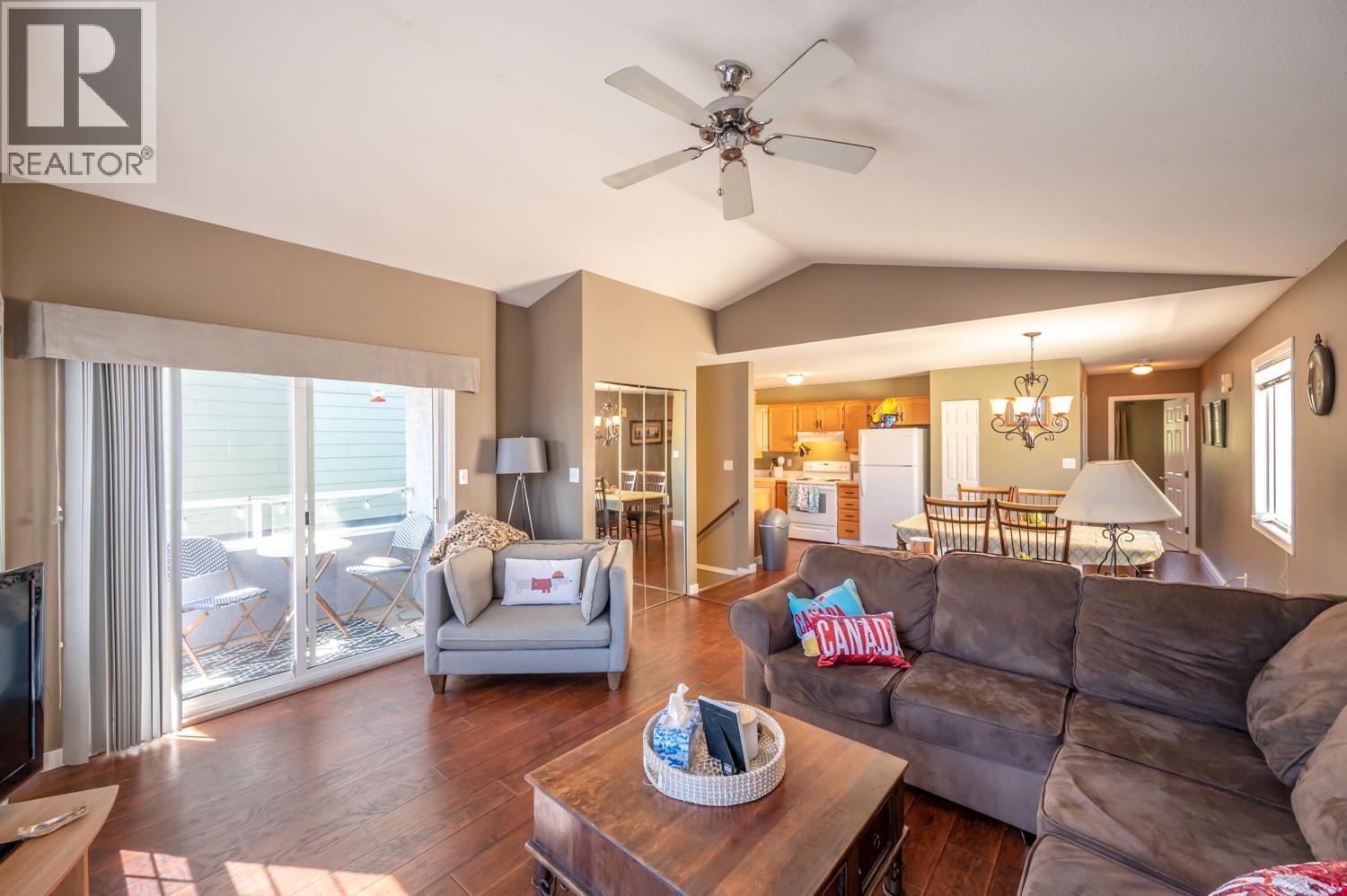 335 Sudbury Avenue, Penticton, British Columbia  V2A 8M7 - Photo 3 - 10393569
