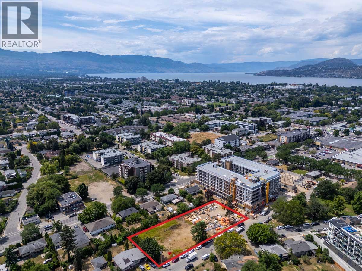 1299-1329 Pridham Avenue, Kelowna, British Columbia  V1Y 6B3 - Photo 2 - 10393560