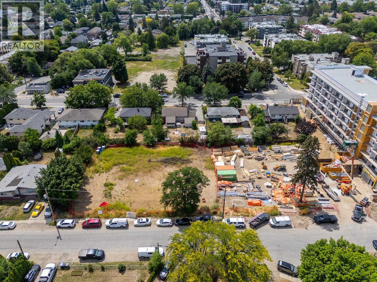 1299-1329 Pridham Avenue, Kelowna, British Columbia  V1Y 6B3 - Photo 4 - 10393560