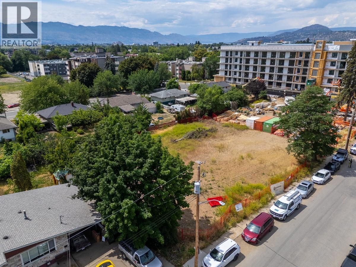 1299-1329 Pridham Avenue, Kelowna, British Columbia  V1Y 6B3 - Photo 5 - 10393560