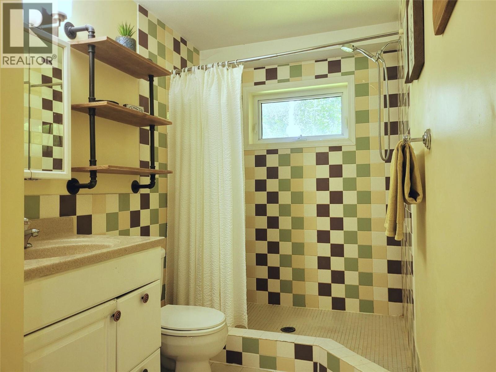5289 Clearwater Valley Road, Clearwater, British Columbia  V0E 1N1 - Photo 21 - 10393730