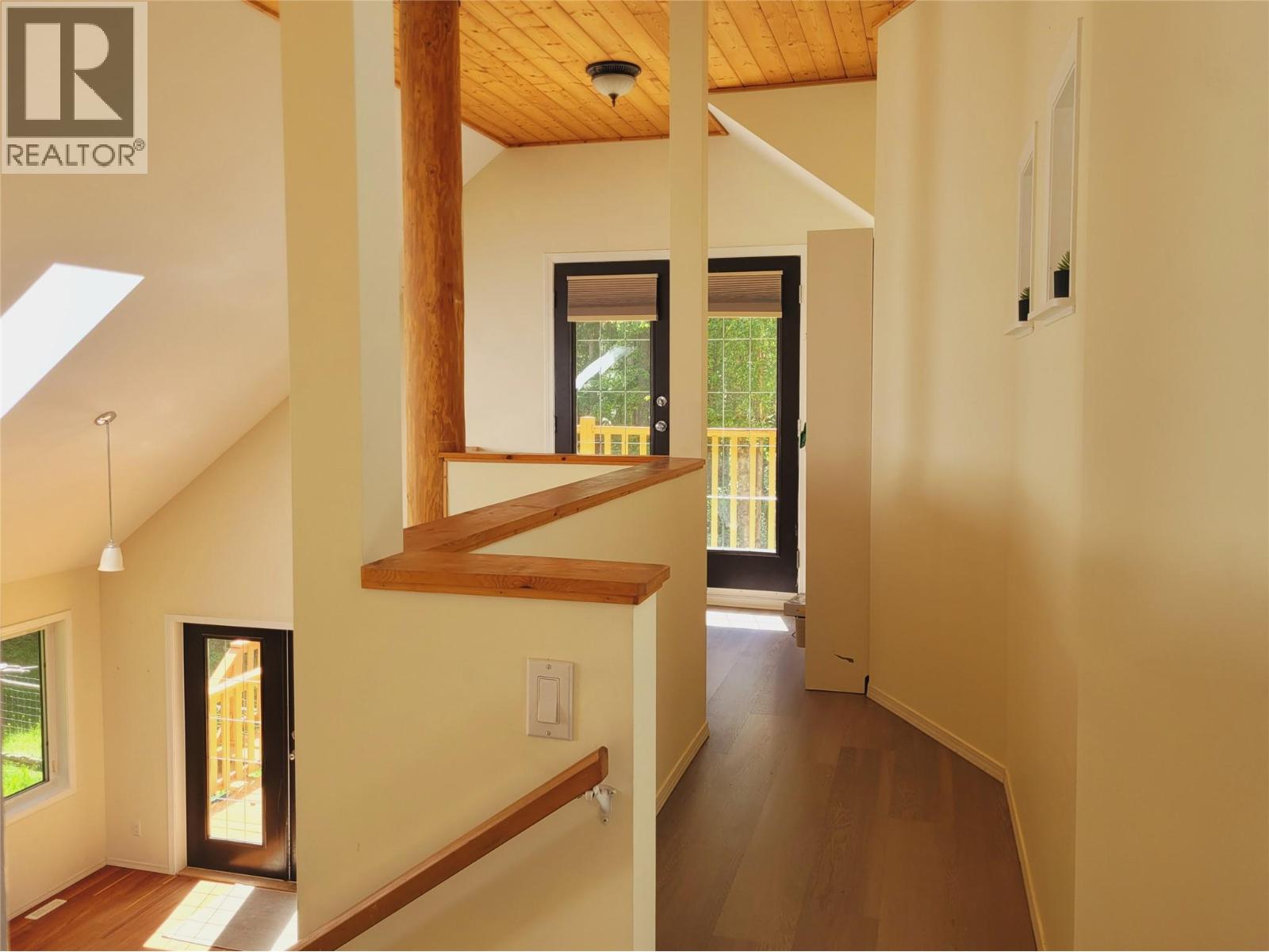 5289 Clearwater Valley Road, Clearwater, British Columbia  V0E 1N1 - Photo 22 - 10393730