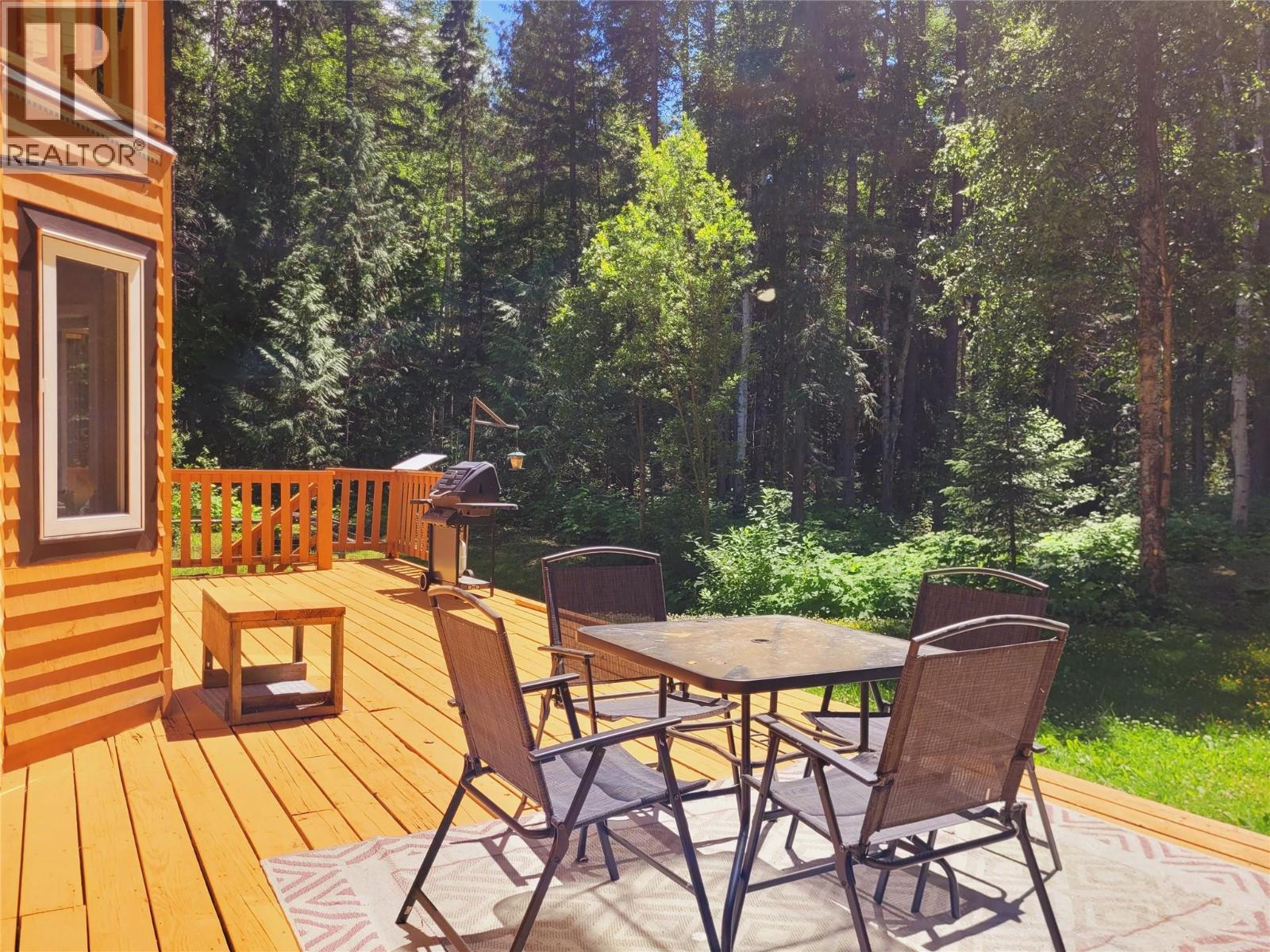 5289 Clearwater Valley Road, Clearwater, British Columbia  V0E 1N1 - Photo 3 - 10393730