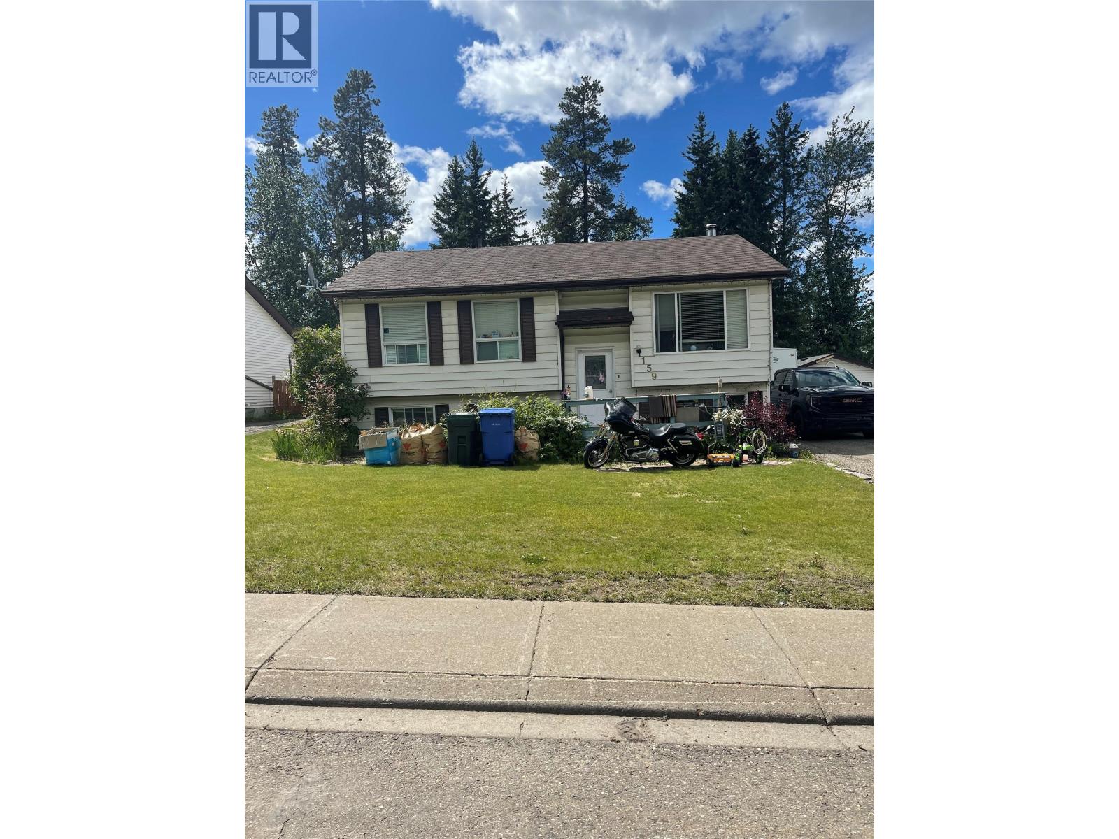 159 Gwillim Crescent, Tumbler Ridge, British Columbia  V0C 2W0 - Photo 1 - 10393589