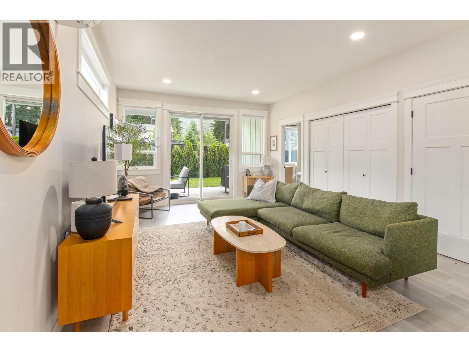 2344 6 Avenue Se, Salmon Arm, British Columbia  V1E 0H1 - Photo 4 - 10393571