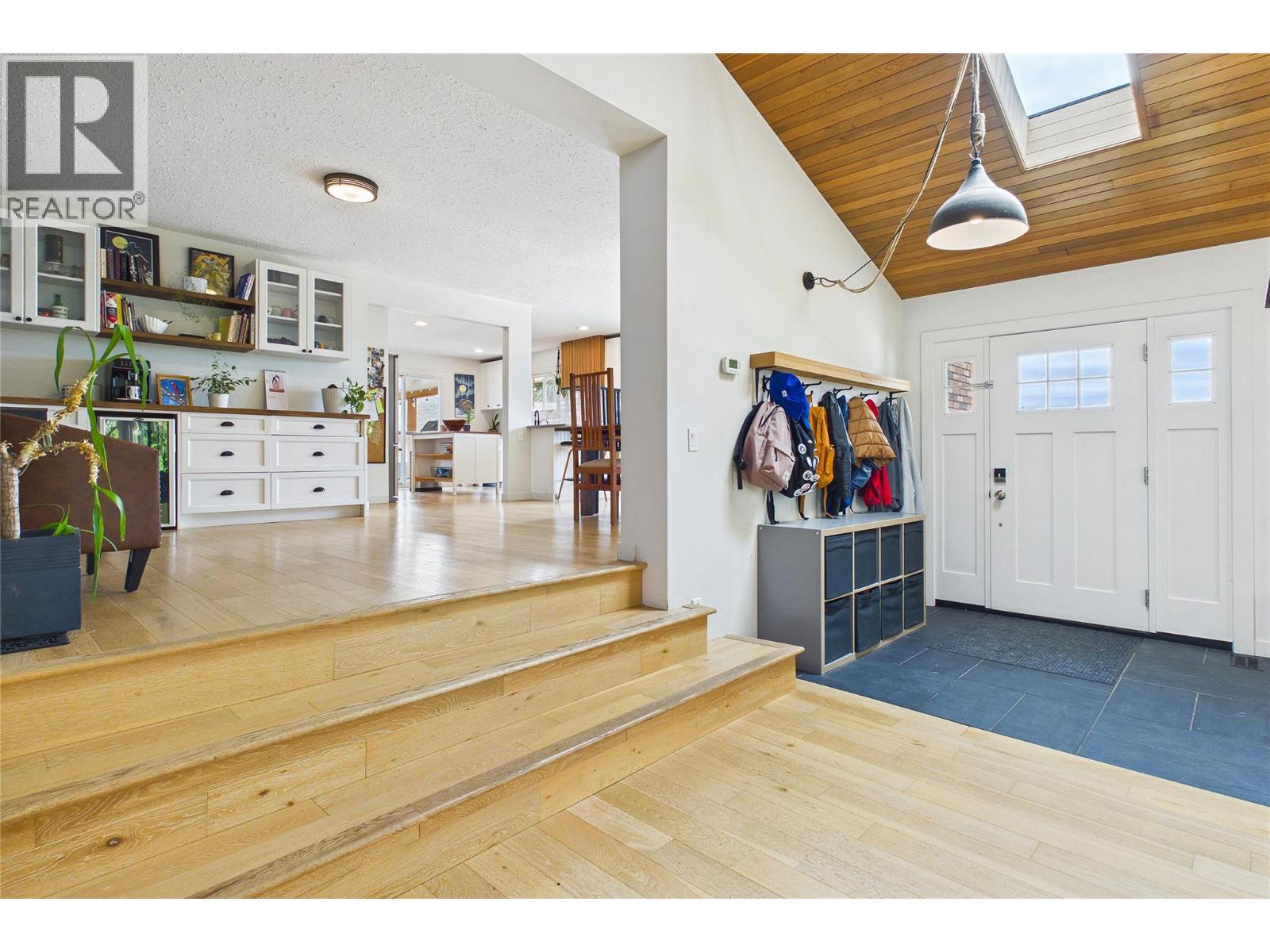 10371 Okanagan Centre Road E, Lake Country, British Columbia  V4V 1K9 - Photo 6 - 10393479