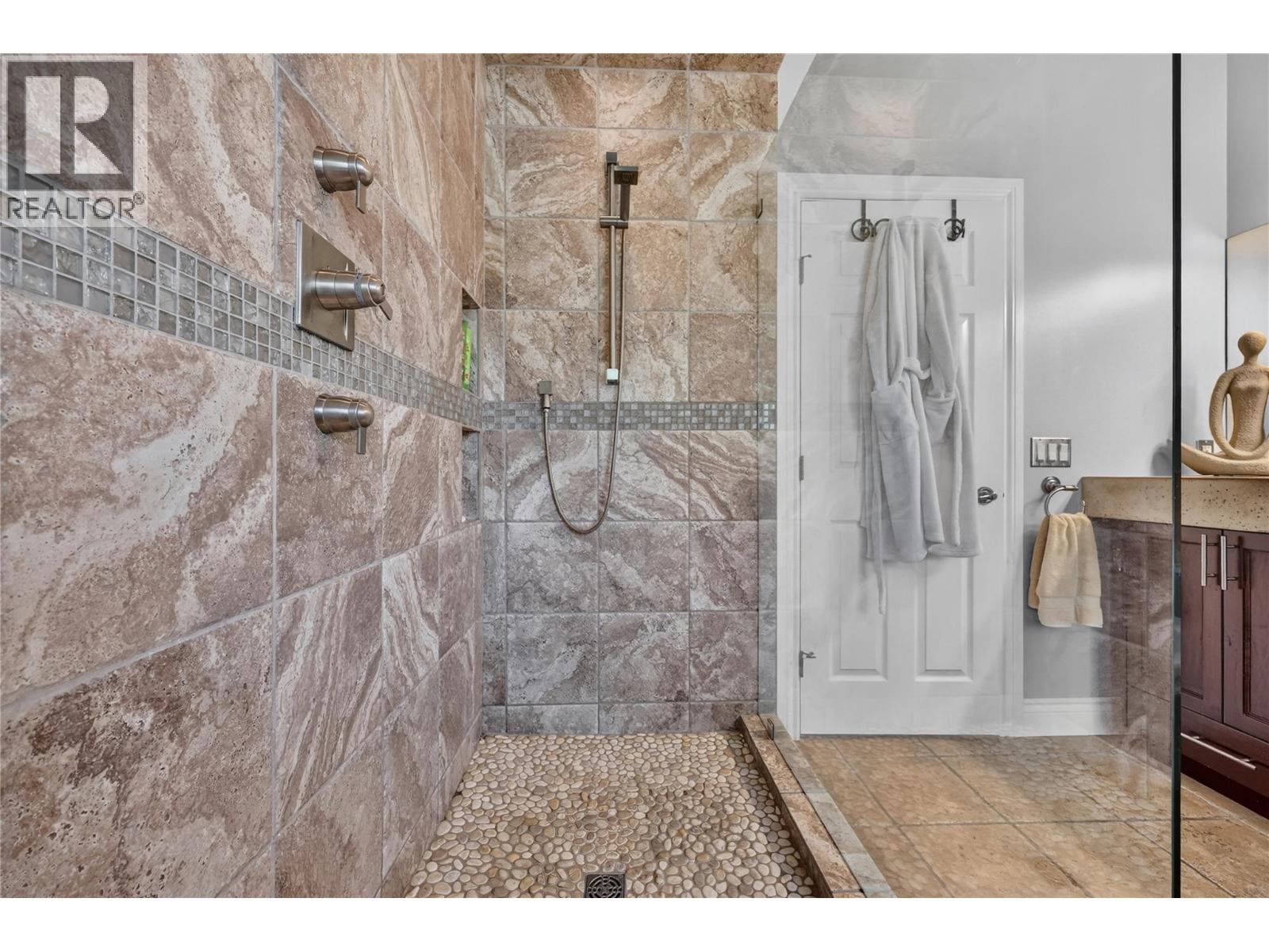 1124 Peak Point Drive, West Kelowna, British Columbia  V1Z 4A9 - Photo 32 - 10393752