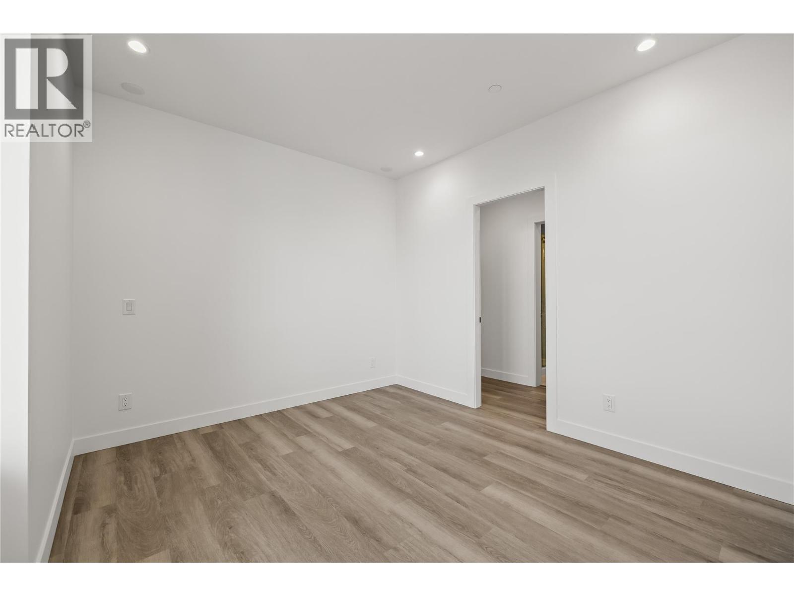 3340 Lakeshore Drive Unit# 306, Kelowna, British Columbia  V1W 0H6 - Photo 17 - 10393690