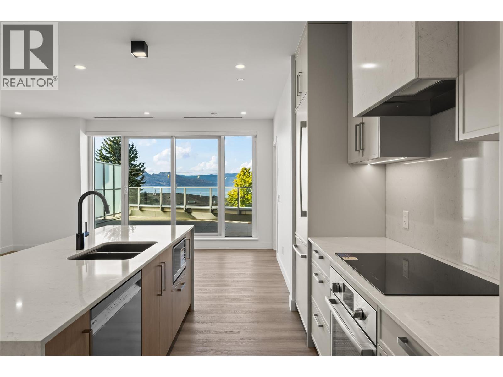 3340 Lakeshore Drive Unit# 306, Kelowna, British Columbia  V1W 0H6 - Photo 3 - 10393690