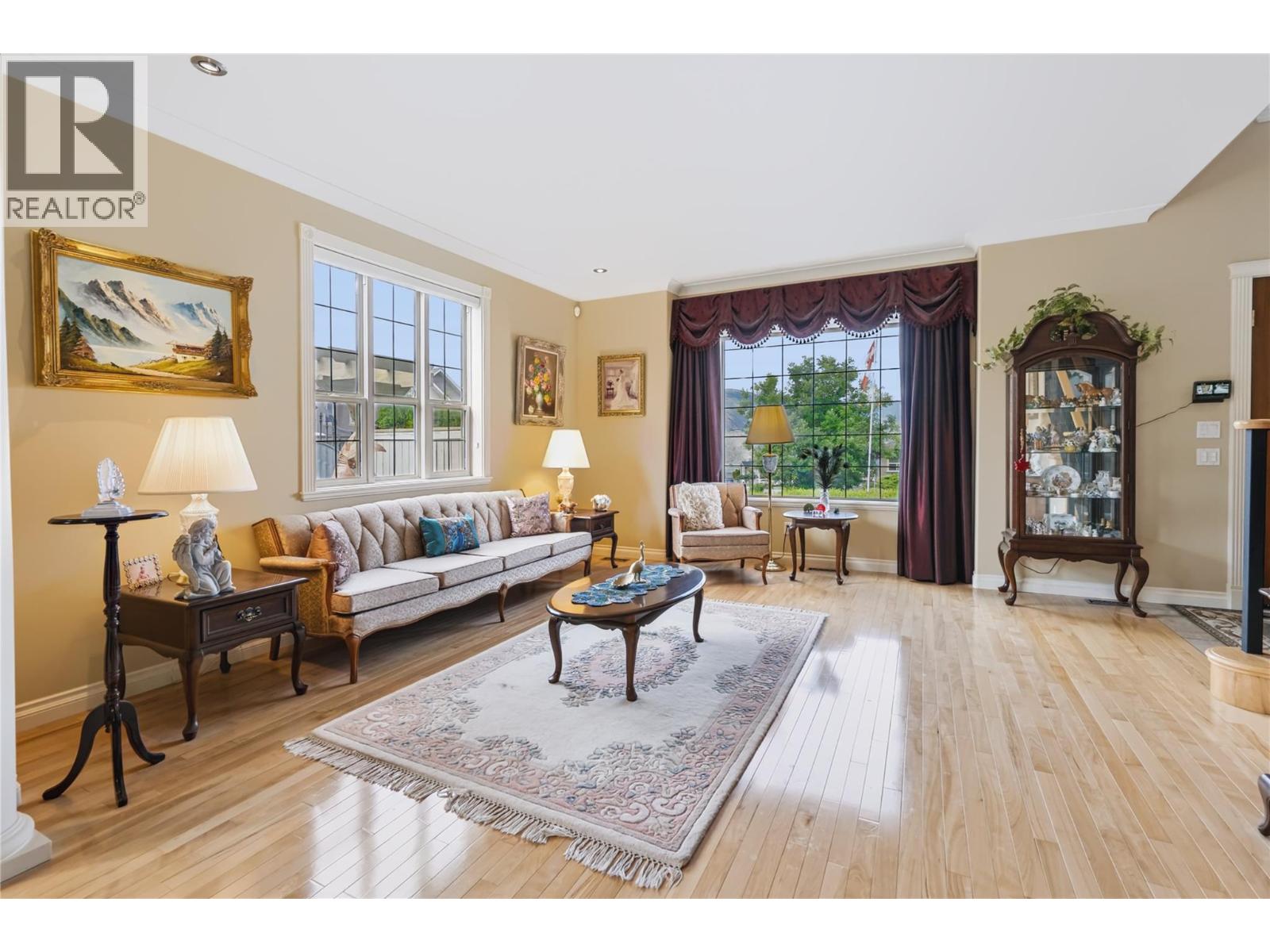 102 Westview Drive, Penticton, British Columbia  V2A 7R2 - Photo 4 - 10380096