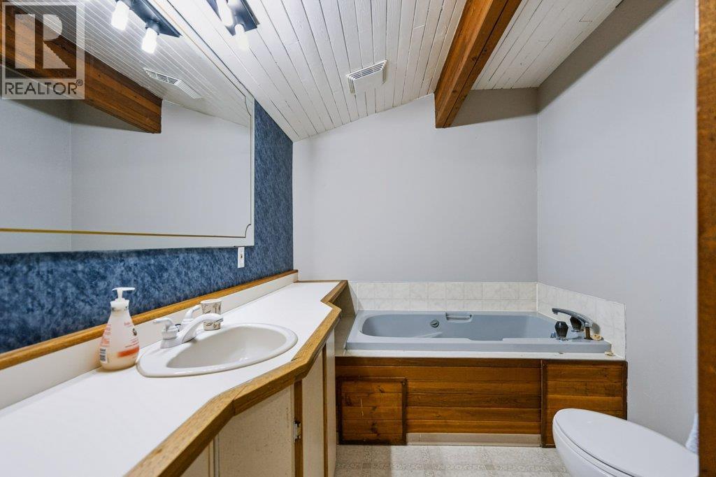 1876 Willowbrook Road, Oliver, British Columbia  V0H 1T0 - Photo 22 - 10392960
