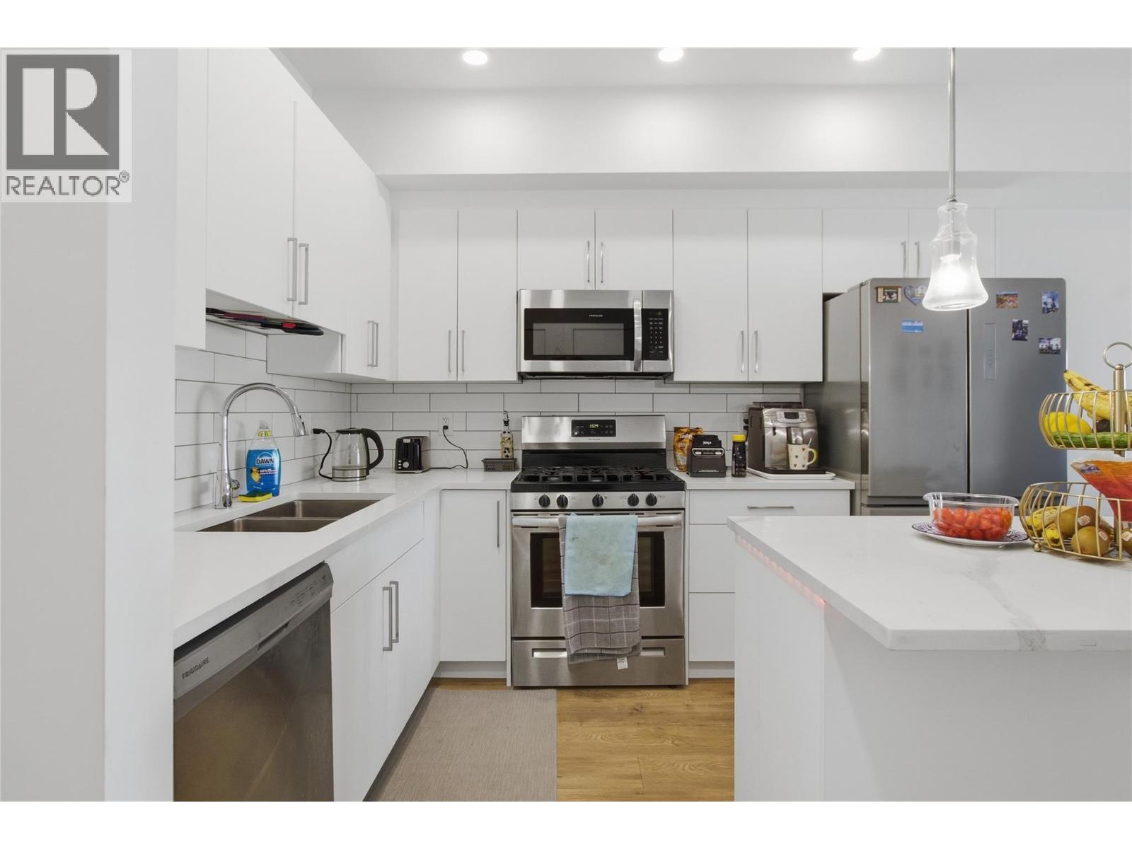 2046 Robson Place Unit# 216, Kamloops, British Columbia  V2E 0A5 - Photo 4 - 10393459