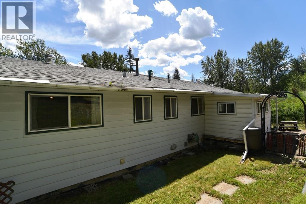 1765 3b Highway, Fruitvale, British Columbia  V0G 1L0 - Photo 10 - 10389409