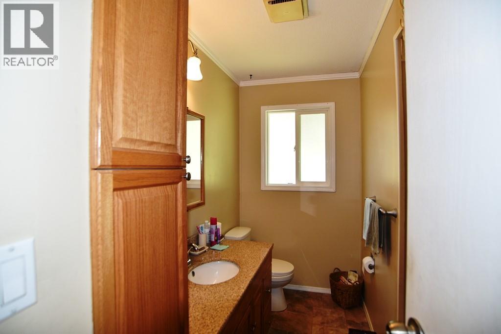1765 3b Highway, Fruitvale, British Columbia  V0G 1L0 - Photo 24 - 10389409