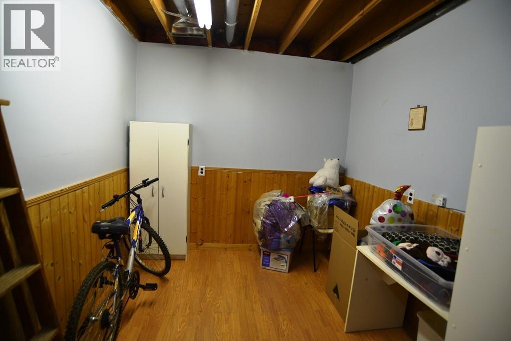 1765 3b Highway, Fruitvale, British Columbia  V0G 1L0 - Photo 43 - 10389409