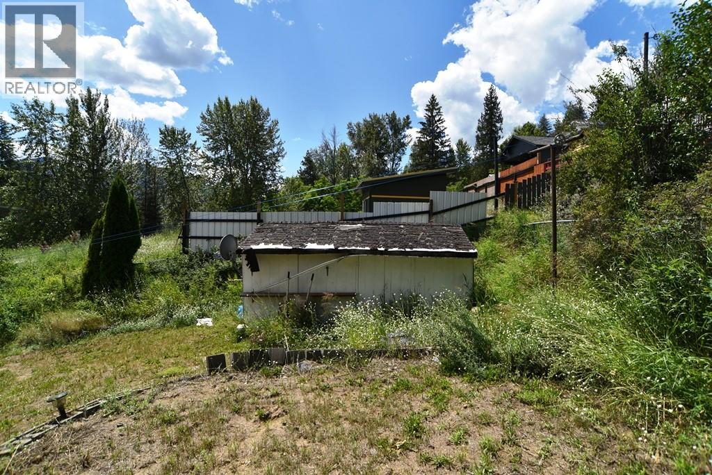 1765 3b Highway, Fruitvale, British Columbia  V0G 1L0 - Photo 7 - 10389409