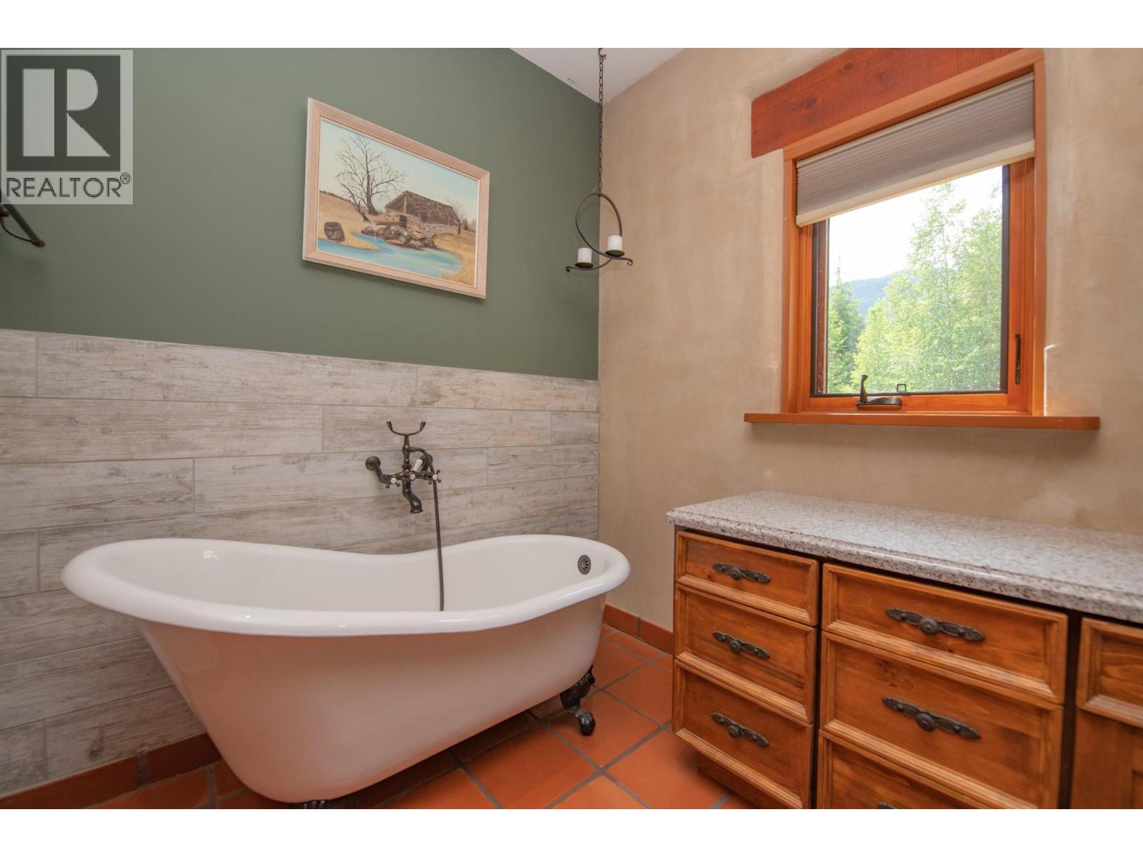 1309 Eagle Ridge Road, Lumby, British Columbia  V0E 2G4 - Photo 30 - 10391939