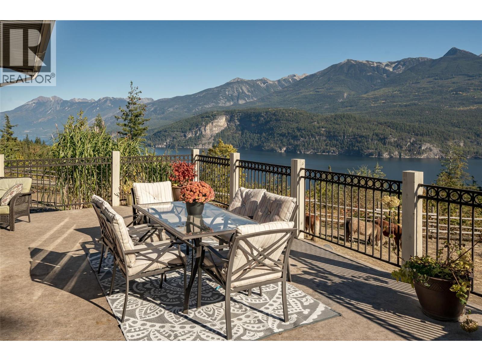 8840 Olson Road, Kaslo, British Columbia  V0G 1M0 - Photo 1 - 10393152
