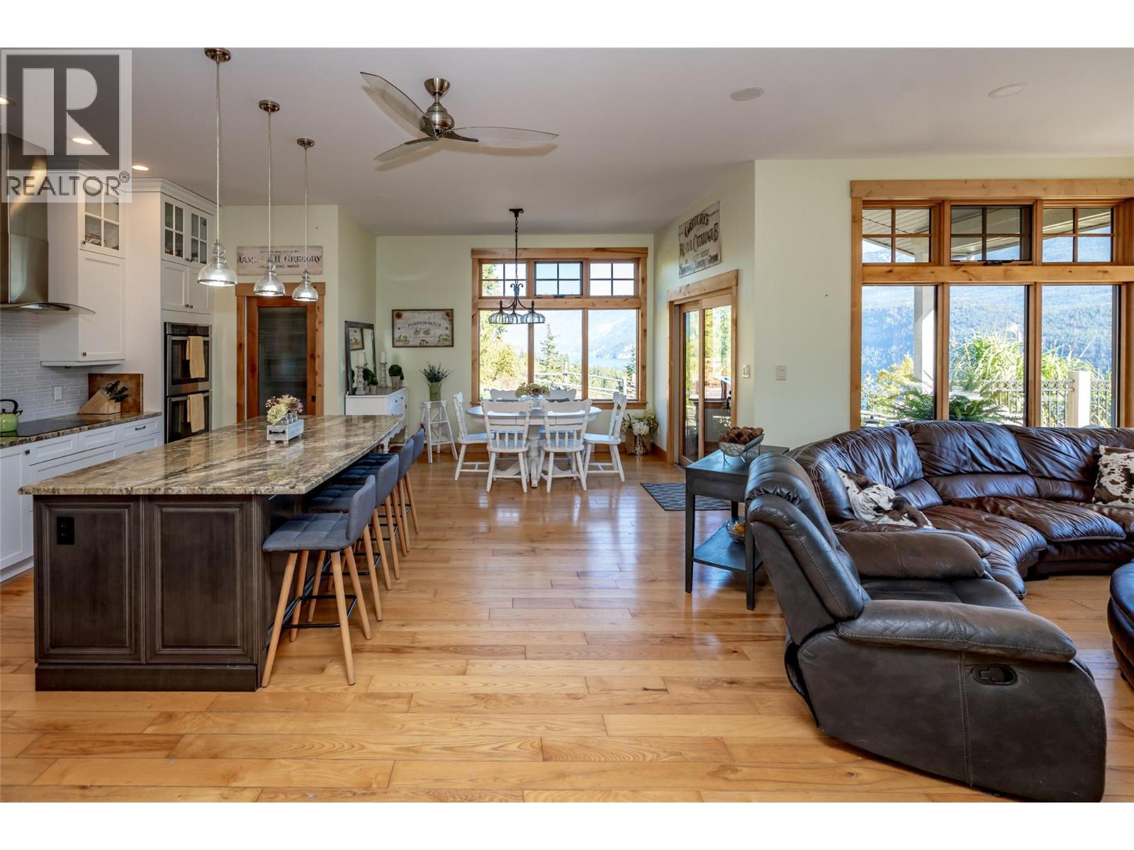8840 Olson Road, Kaslo, British Columbia  V0G 1M0 - Photo 10 - 10393152