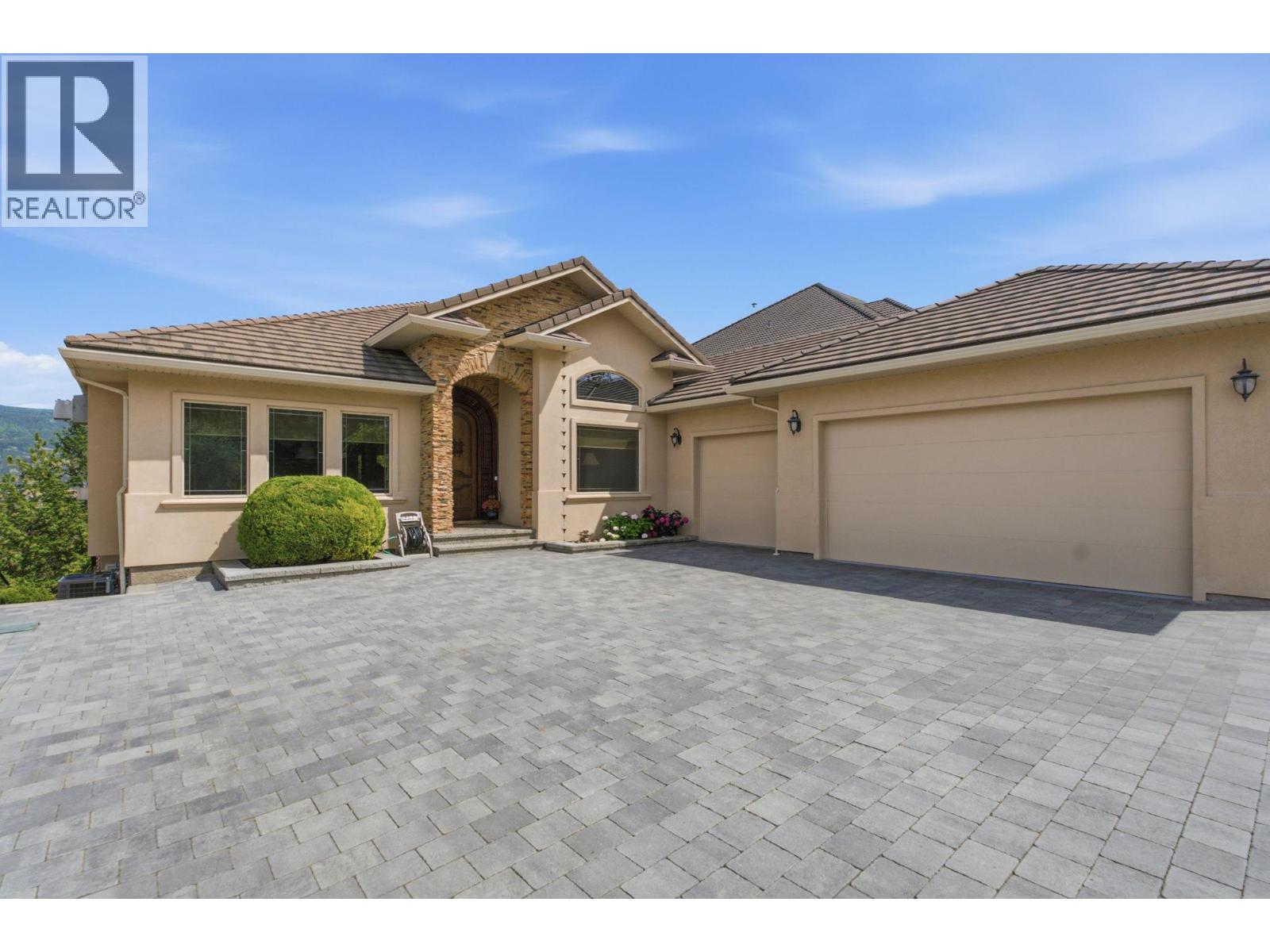 2109 Capistrano Drive, Kelowna, British Columbia  V1V 2N1 - Photo 1 - 10393633