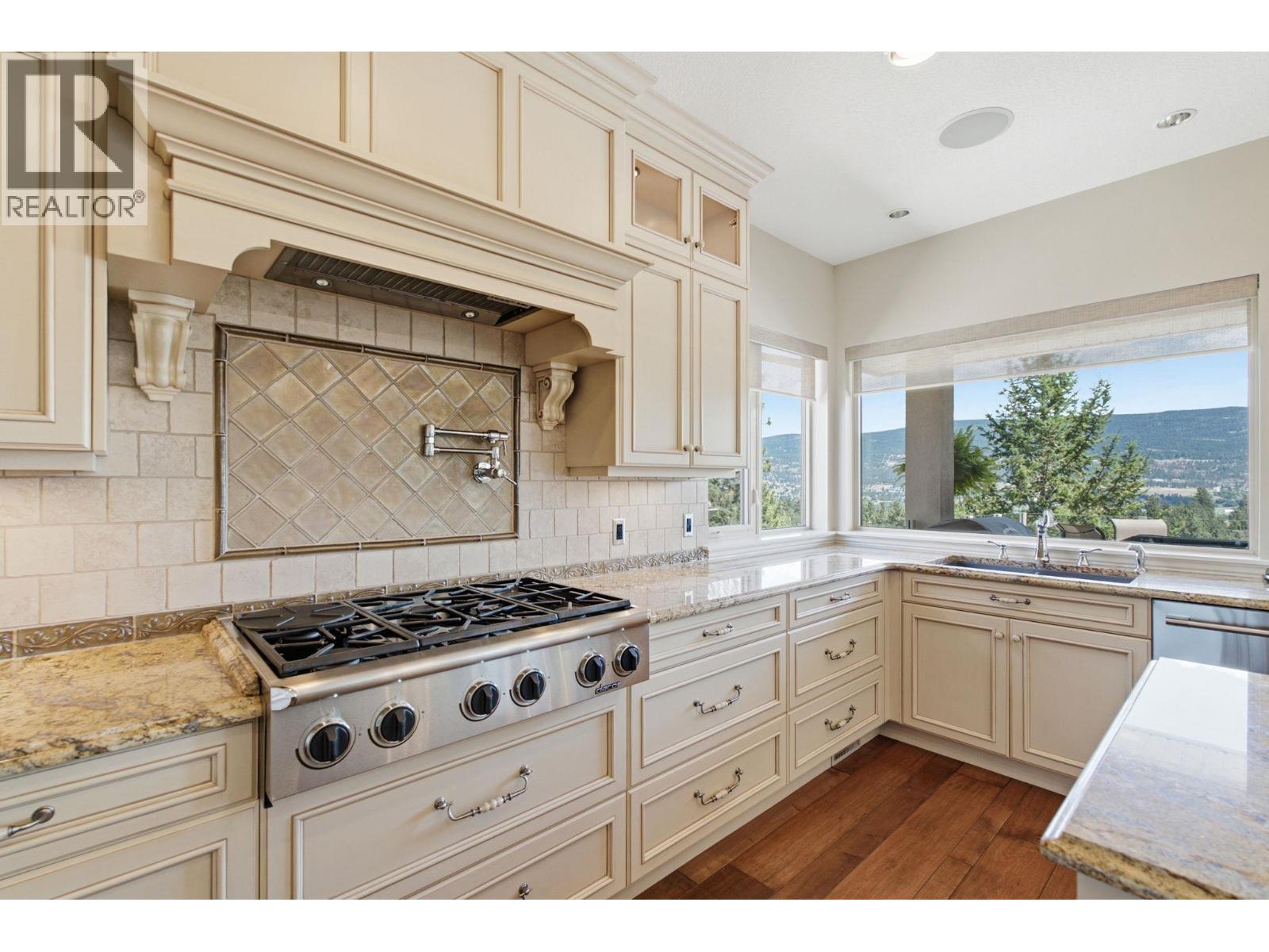 2109 Capistrano Drive, Kelowna, British Columbia  V1V 2N1 - Photo 16 - 10393633