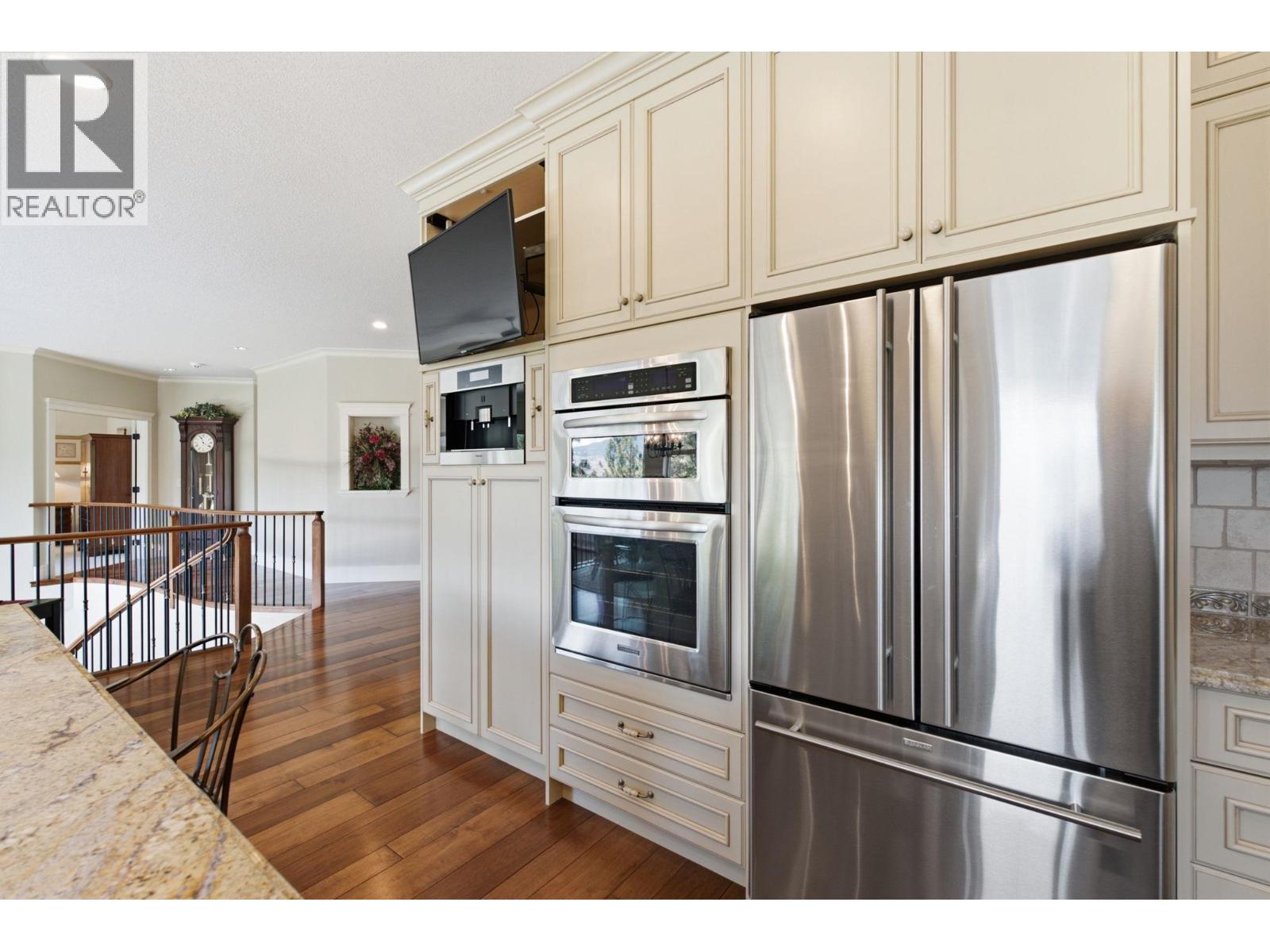 2109 Capistrano Drive, Kelowna, British Columbia  V1V 2N1 - Photo 18 - 10393633
