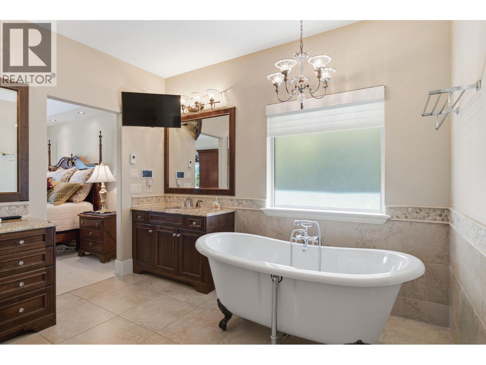 2109 Capistrano Drive, Kelowna, British Columbia  V1V 2N1 - Photo 33 - 10393633