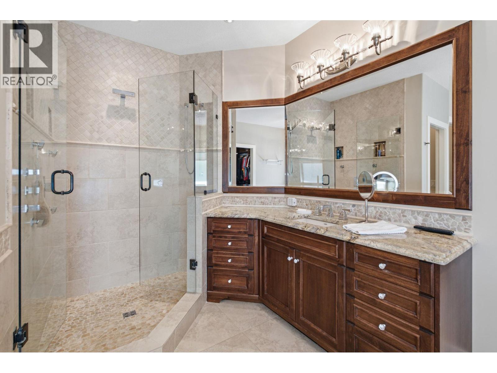 2109 Capistrano Drive, Kelowna, British Columbia  V1V 2N1 - Photo 35 - 10393633